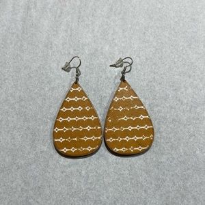 Wooden dangle earrings